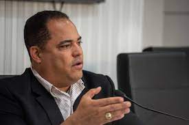 Senador Carmelo Ríos.