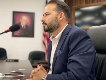 Alcaldes asociados -a través de su presidente Luis Javier Hernández- denuncian que a cuatro años del huracán María la burocracia para acceder los fondos no les permite avanzar